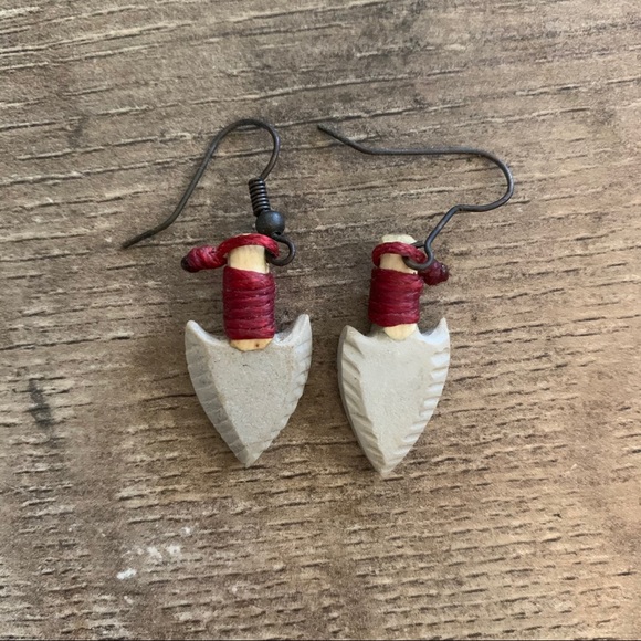 Handmade Arrowhead Earrings - Picture 2 of 4